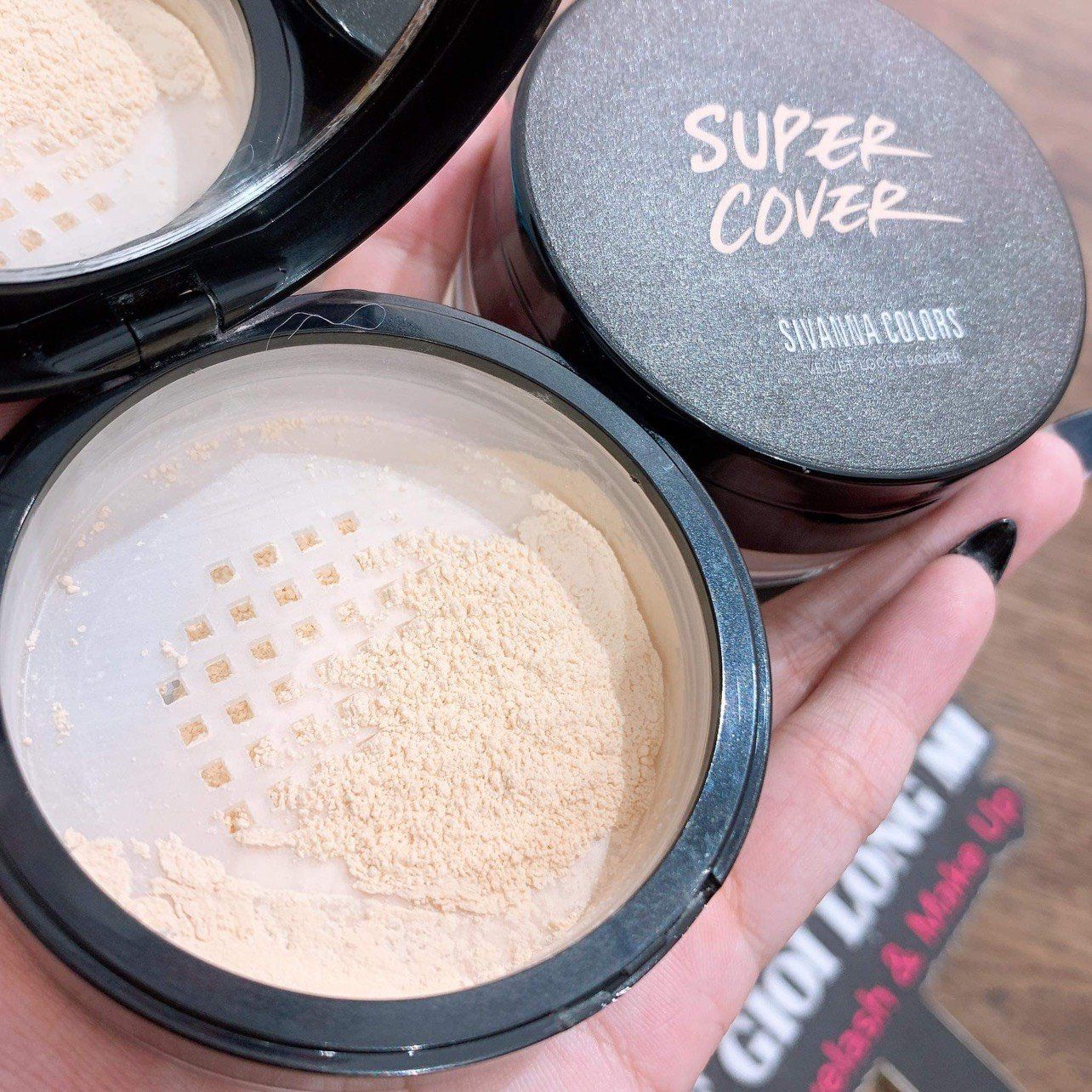 Super Cover Sivanna Colors Oil Control Powder